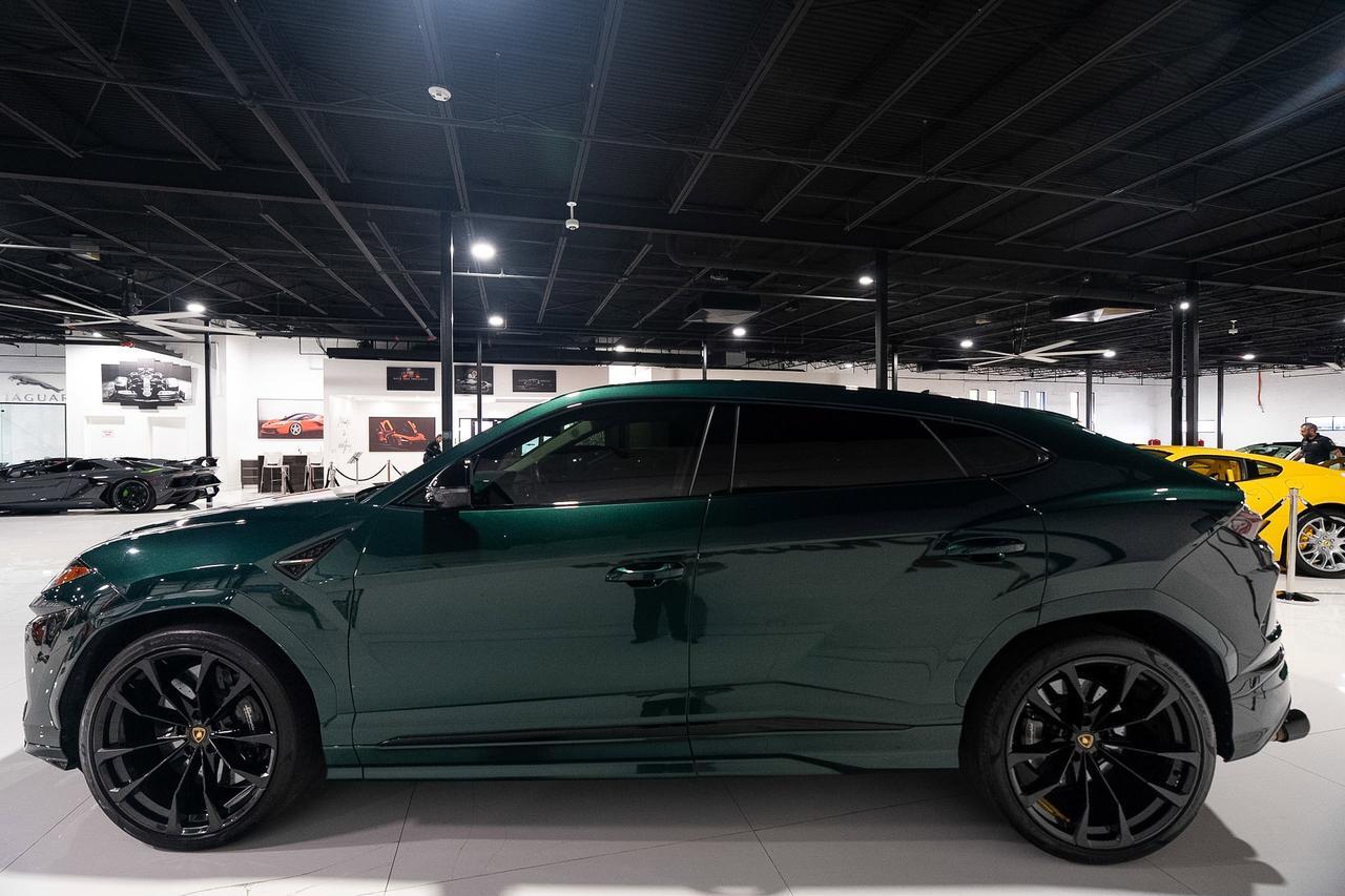 2022 Lamborghini Urus Verde Hydra paint, Ad Personam interior, pano roof, Bang & Olufsen audio system AND MUCH MORE!!! Fort Lauderdale FL