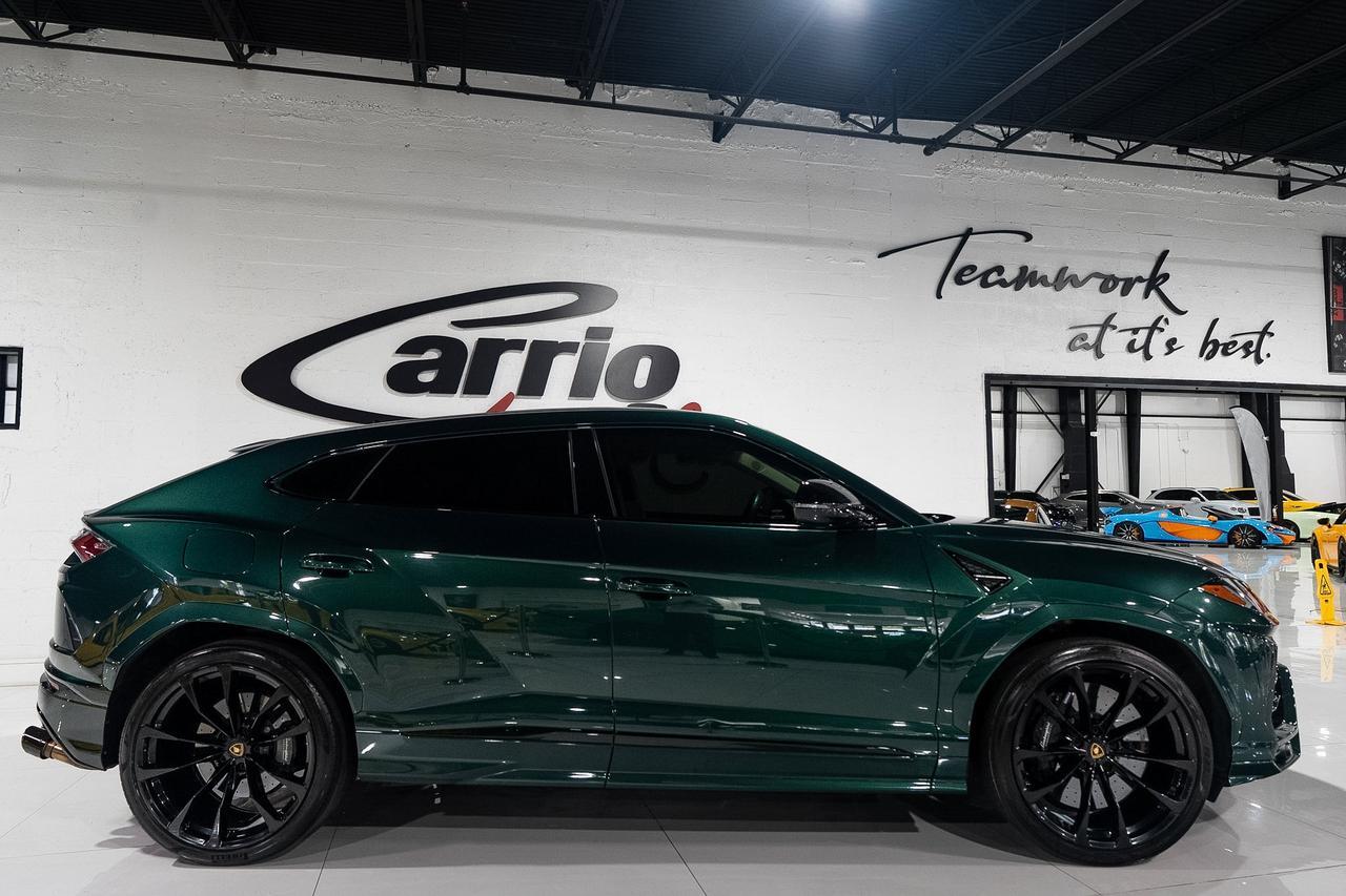 2022 Lamborghini Urus Verde Hydra paint, Ad Personam interior, pano roof, Bang & Olufsen audio system AND MUCH MORE!!! Fort Lauderdale FL