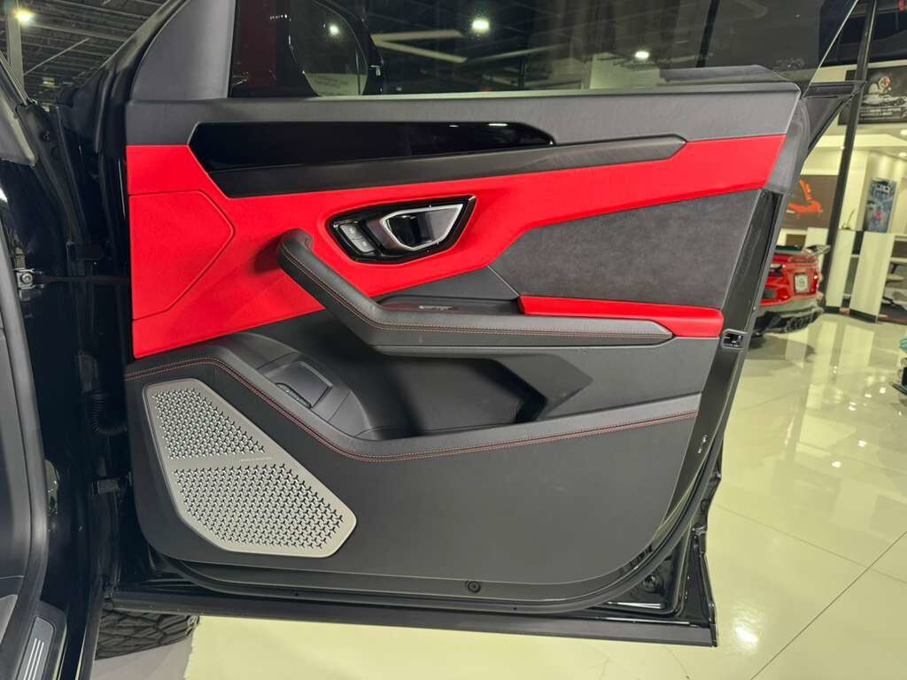 2022 Lamborghini Urus off-road build, lifted suspension, roof rack w/ LEDs, Bang & Olufsen audio system AND MUCH MORE!! Fort Lauderdale FL