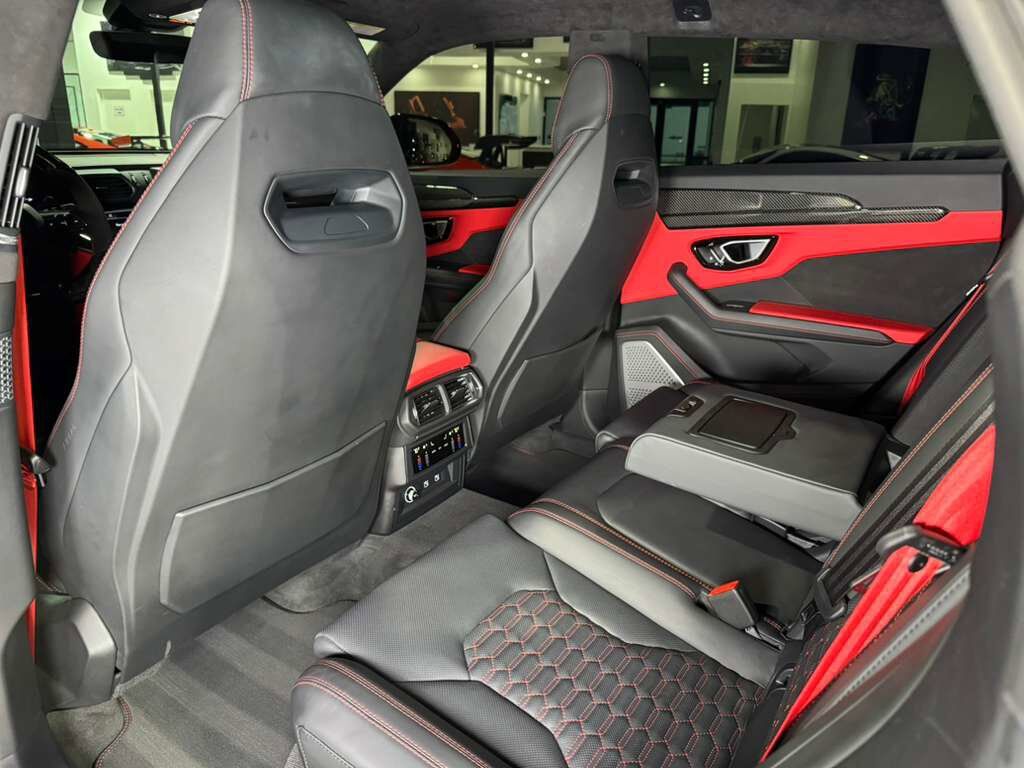 2022 Lamborghini Urus wide body kit, forged wheels, pano roof, Bang & Olufsen audio, carbon galore AND MUCH MORE!! Fort Lauderdale FL