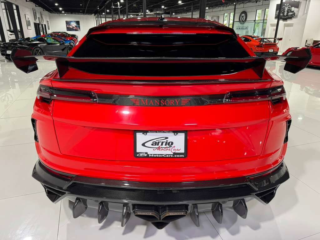 2022 Lamborghini Urus wide body kit, forged wheels, pano roof, Bang & Olufsen audio, carbon galore AND MUCH MORE!! Fort Lauderdale FL