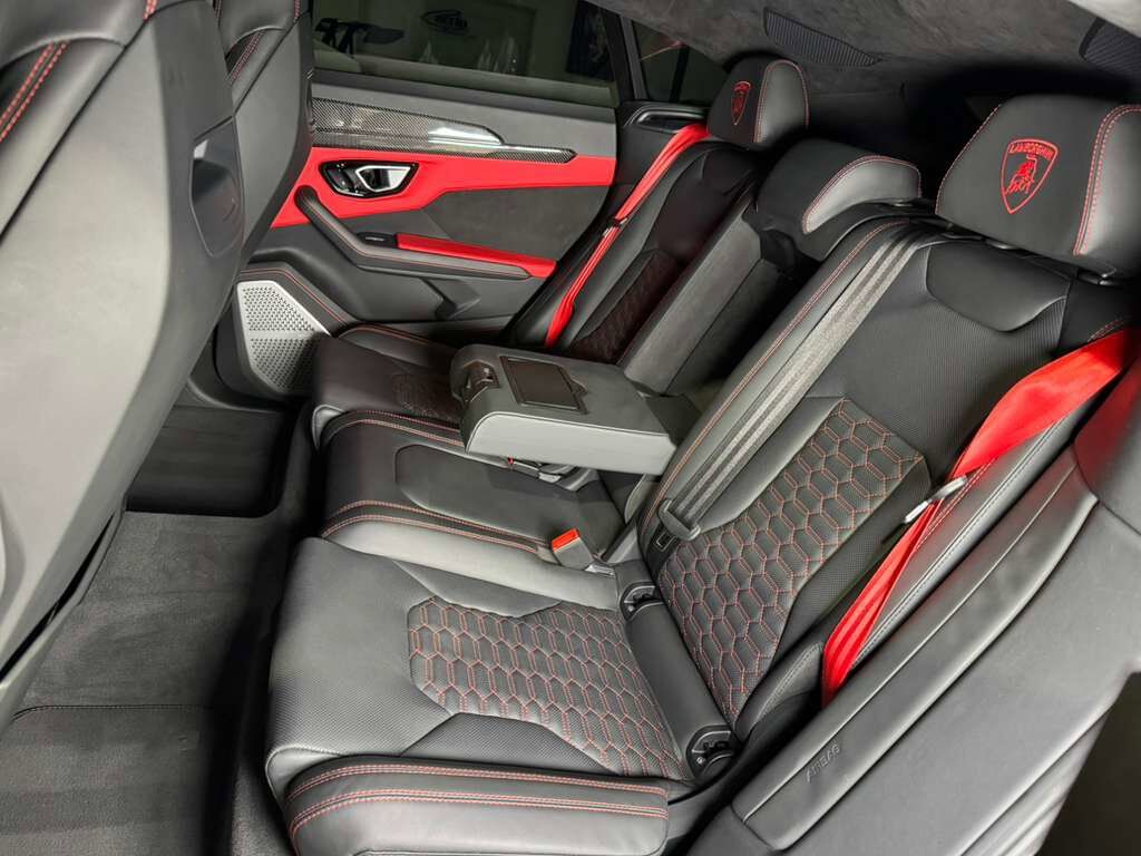 2022 Lamborghini Urus wide body kit, forged wheels, pano roof, Bang & Olufsen audio, carbon galore AND MUCH MORE!! Fort Lauderdale FL