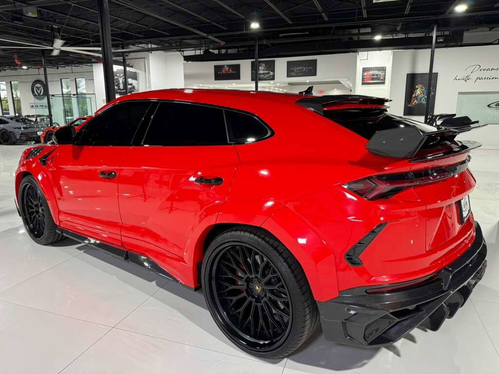 2022 Lamborghini Urus wide body kit, forged wheels, pano roof, Bang & Olufsen audio, carbon galore AND MUCH MORE!! Fort Lauderdale FL