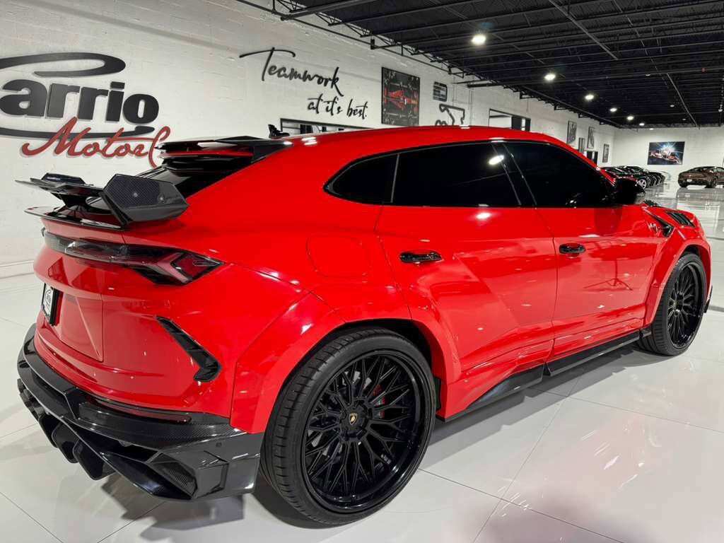 2022 Lamborghini Urus wide body kit, forged wheels, pano roof, Bang & Olufsen audio, carbon galore AND MUCH MORE!! Fort Lauderdale FL