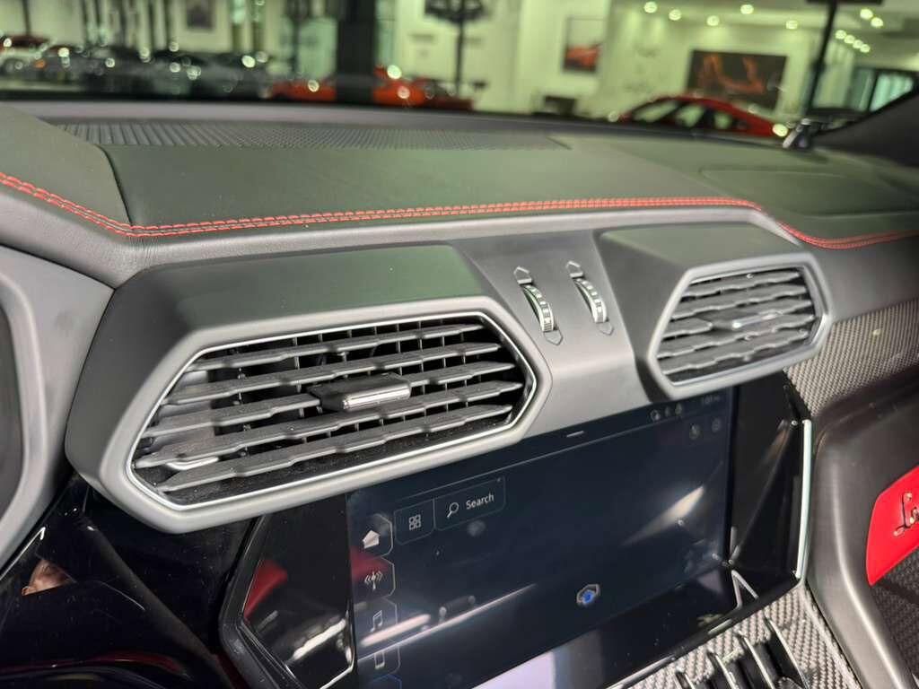 2022 Lamborghini Urus wide body kit, forged wheels, pano roof, Bang & Olufsen audio, carbon galore AND MUCH MORE!! Fort Lauderdale FL
