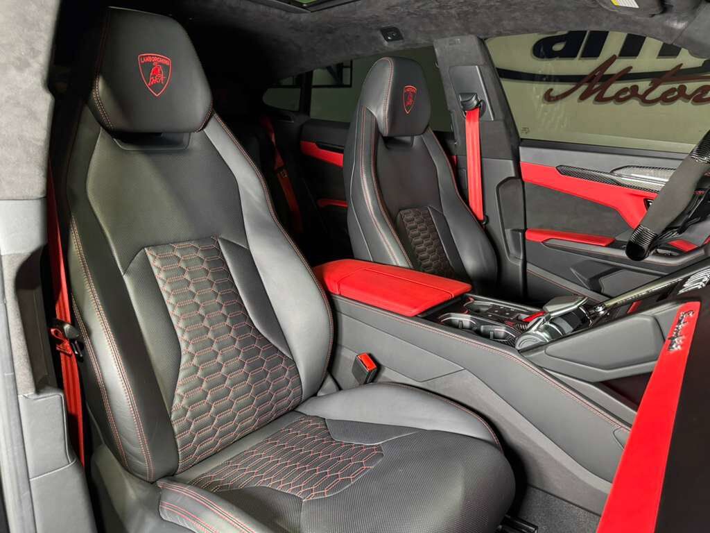 2022 Lamborghini Urus wide body kit, forged wheels, pano roof, Bang & Olufsen audio, carbon galore AND MUCH MORE!! Fort Lauderdale FL