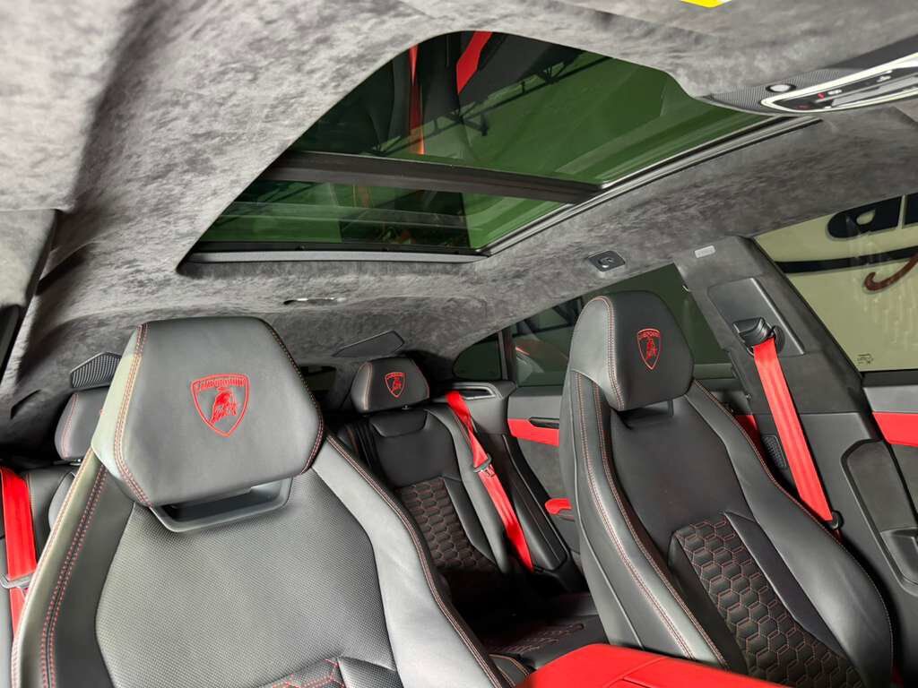 2022 Lamborghini Urus wide body kit, forged wheels, pano roof, Bang & Olufsen audio, carbon galore AND MUCH MORE!! Fort Lauderdale FL