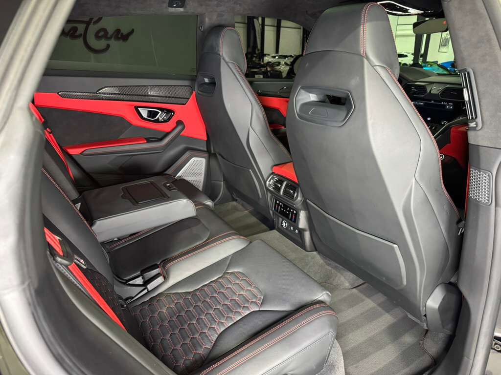 2022 Lamborghini Urus wide body kit, forged wheels, pano roof, Bang & Olufsen audio, carbon galore AND MUCH MORE!! Fort Lauderdale FL