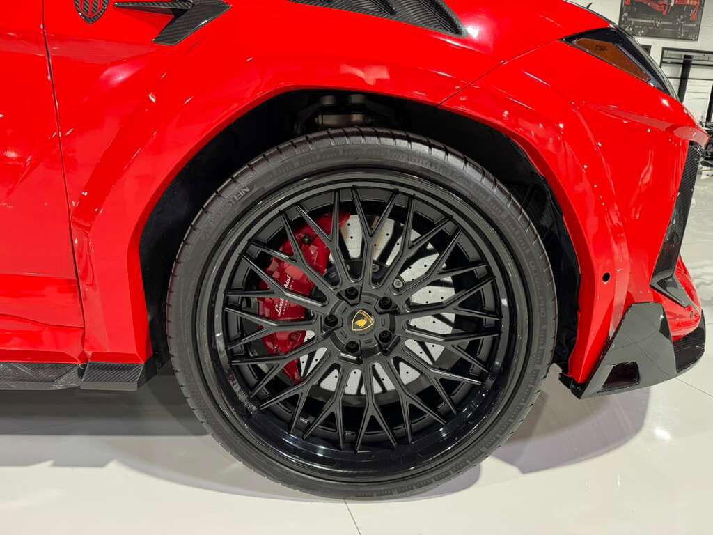 2022 Lamborghini Urus wide body kit, forged wheels, pano roof, Bang & Olufsen audio, carbon galore AND MUCH MORE!! Fort Lauderdale FL
