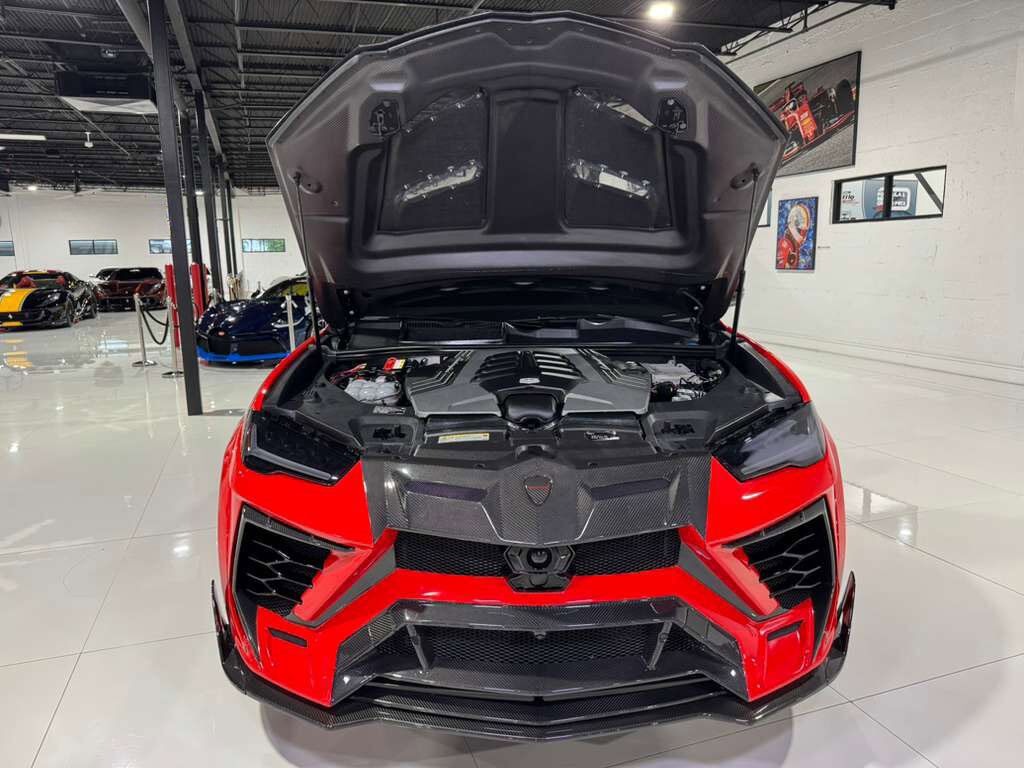 2022 Lamborghini Urus wide body kit, forged wheels, pano roof, Bang & Olufsen audio, carbon galore AND MUCH MORE!! Fort Lauderdale FL