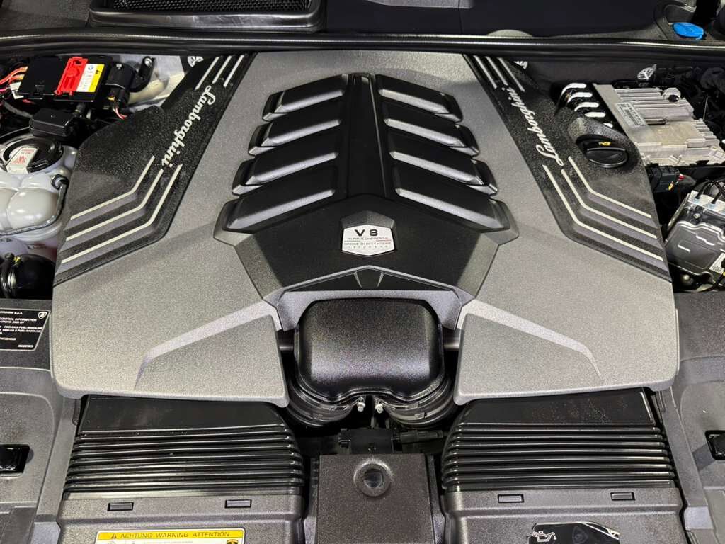 2022 Lamborghini Urus wide body kit, forged wheels, pano roof, Bang & Olufsen audio, carbon galore AND MUCH MORE!! Fort Lauderdale FL