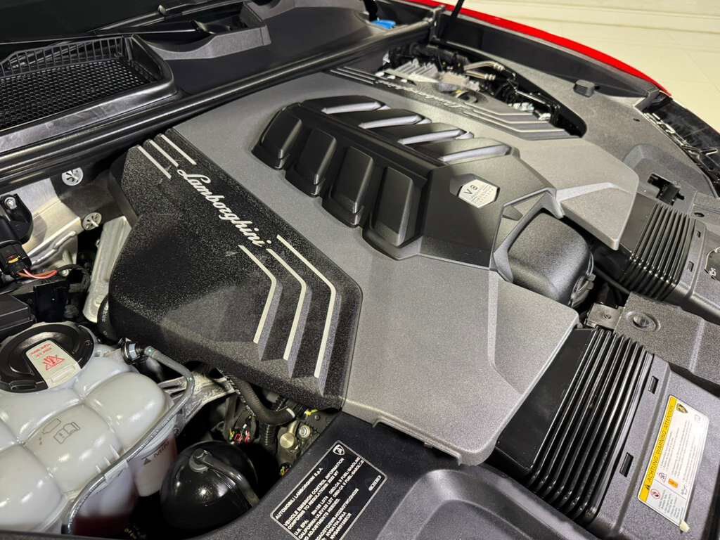 2022 Lamborghini Urus wide body kit, forged wheels, pano roof, Bang & Olufsen audio, carbon galore AND MUCH MORE!! Fort Lauderdale FL