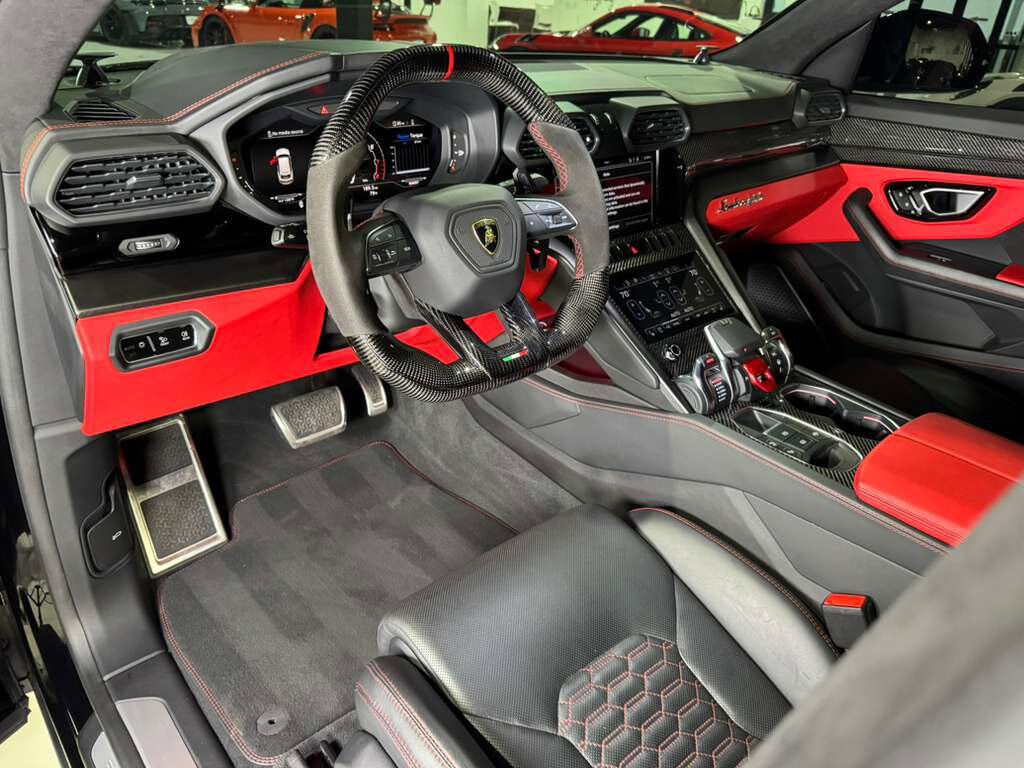2022 Lamborghini Urus wide body kit, forged wheels, pano roof, Bang & Olufsen audio, carbon galore AND MUCH MORE!! Fort Lauderdale FL