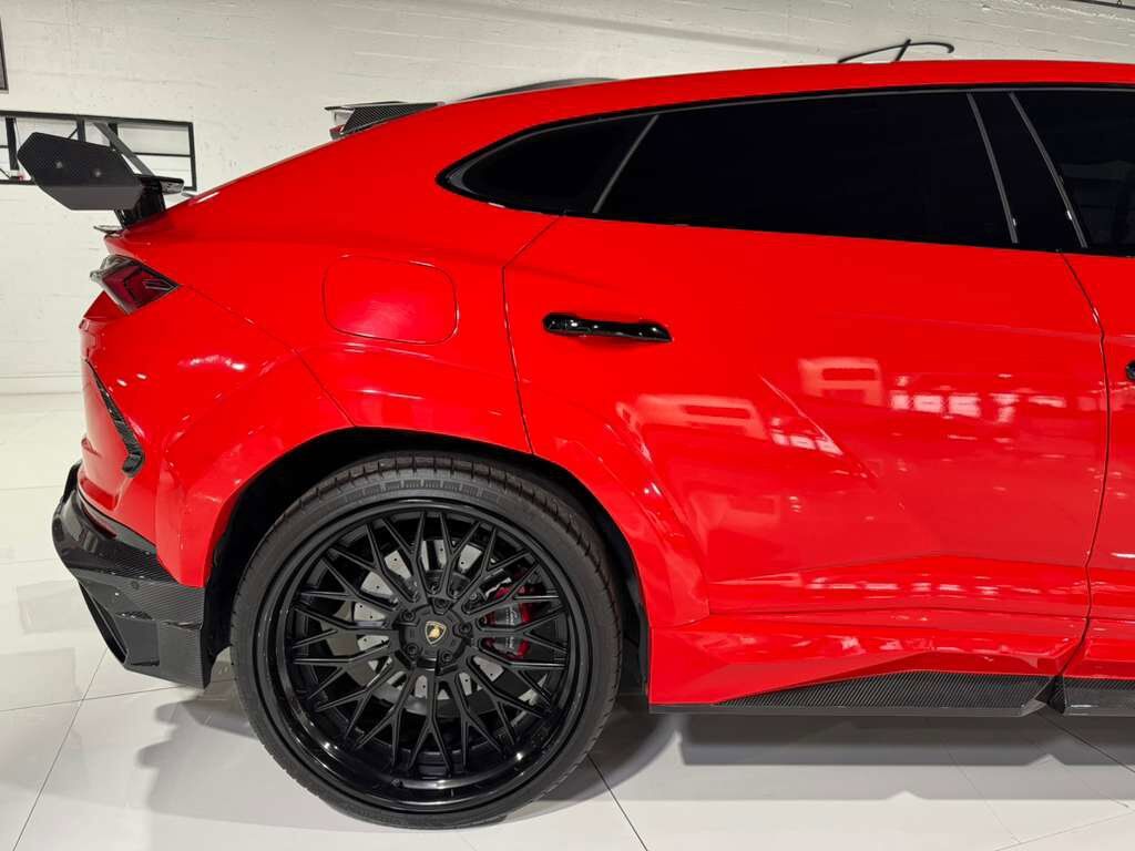 2022 Lamborghini Urus wide body kit, forged wheels, pano roof, Bang & Olufsen audio, carbon galore AND MUCH MORE!! Fort Lauderdale FL