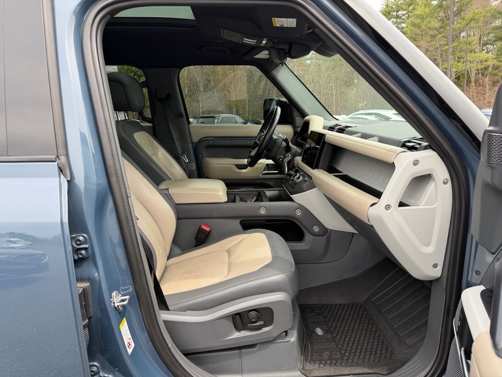 2022 Land Rover Defender 110 X-Dynamic HSE Orange MA