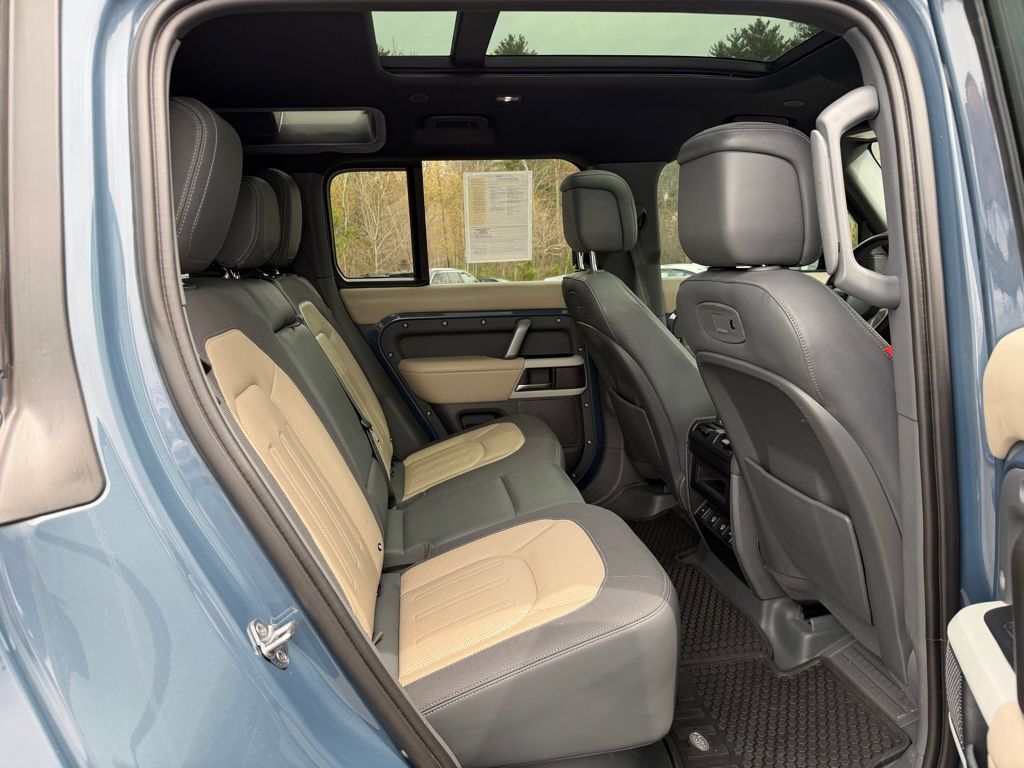 2022 Land Rover Defender 110 X-Dynamic HSE Orange MA