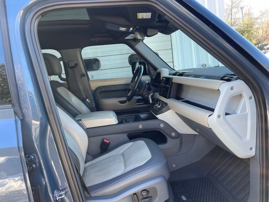 2022 Land Rover Defender 110 X-Dynamic HSE Orange MA