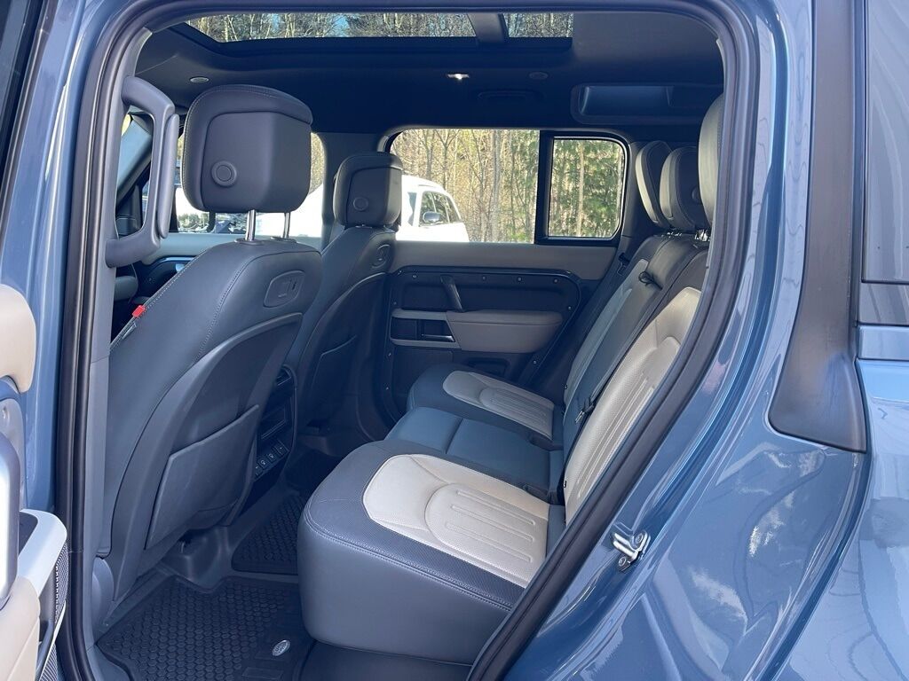 2022 Land Rover Defender 110 X-Dynamic HSE Orange MA