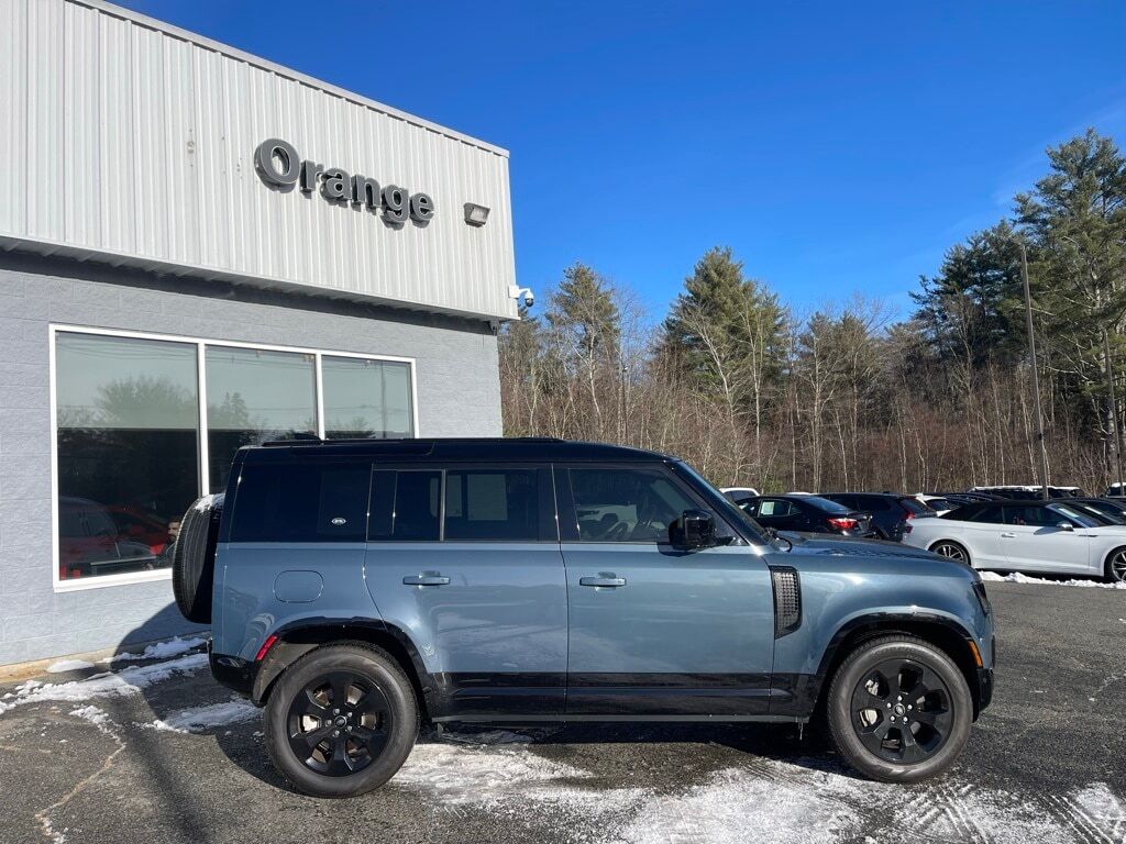 2022 Land Rover Defender 110 X-Dynamic HSE Orange MA