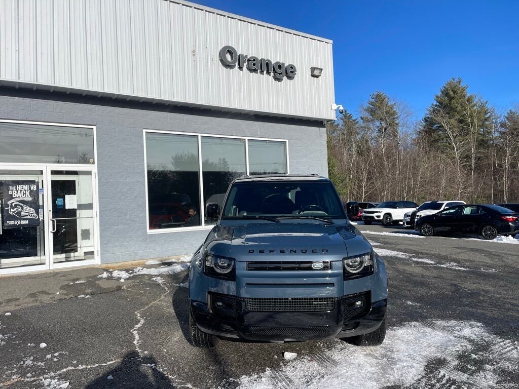 2022 Land Rover Defender 110 X-Dynamic HSE Orange MA