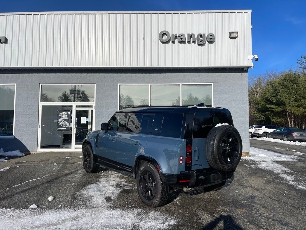 2022 Land Rover Defender 110 X-Dynamic HSE Orange MA