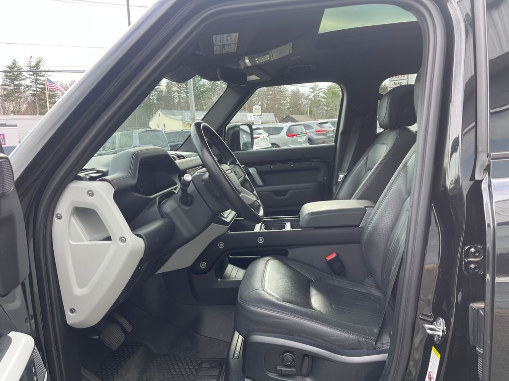 2022 Land Rover Defender 110 X-Dynamic HSE Orange MA