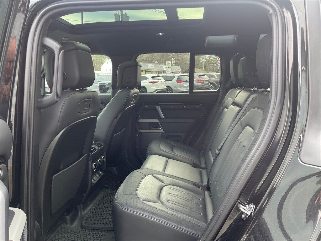 2022 Land Rover Defender 110 X-Dynamic HSE Orange MA