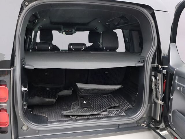 2022 Land Rover Defender 110 X-Dynamic SE Oshkosh WI