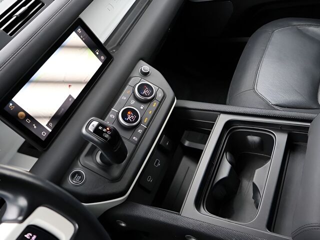 2022 Land Rover Defender 110 X-Dynamic SE Oshkosh WI