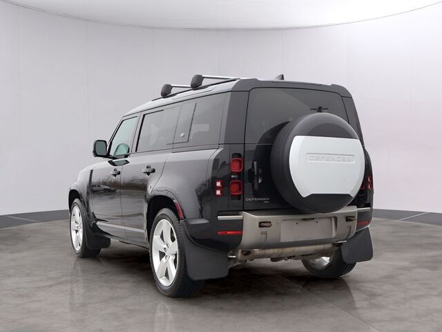 2022 Land Rover Defender 110 X-Dynamic SE Oshkosh WI