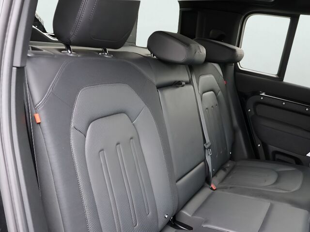 2022 Land Rover Defender 110 X-Dynamic SE Oshkosh WI