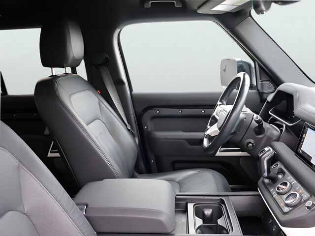 2022 Land Rover Defender 110 X-Dynamic SE Oshkosh WI