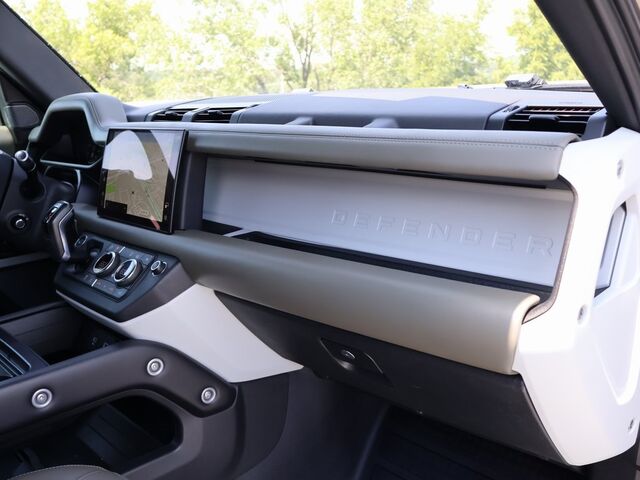 2022 Land Rover Defender 110 XS Edition Oshkosh WI