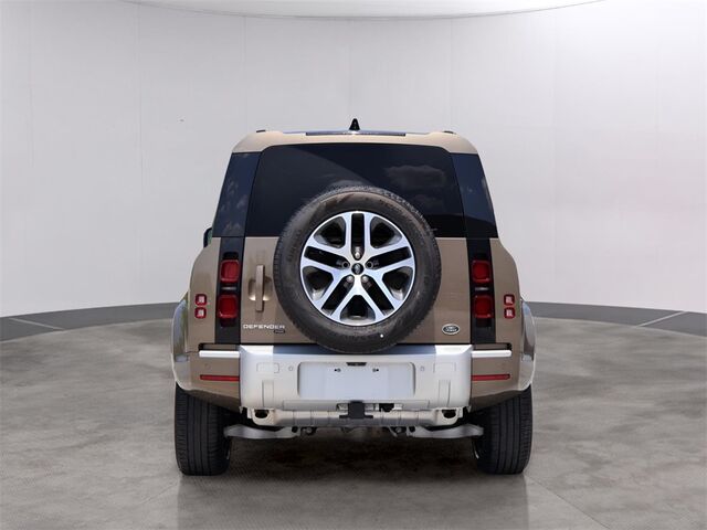 2022 Land Rover Defender 110 XS Edition Oshkosh WI