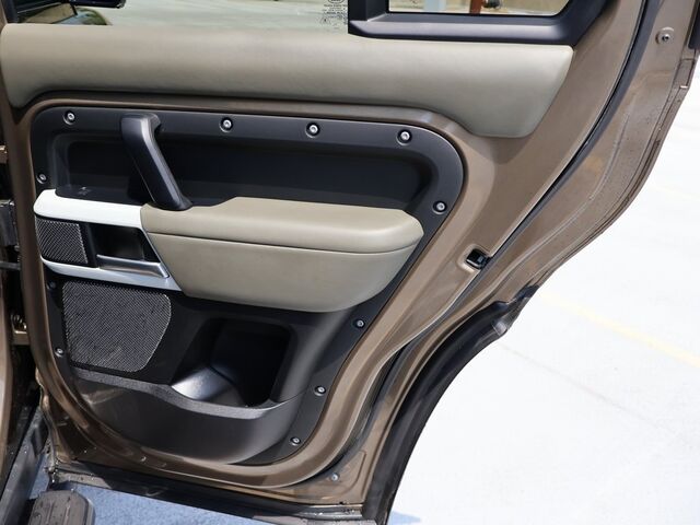 2022 Land Rover Defender 110 XS Edition Oshkosh WI