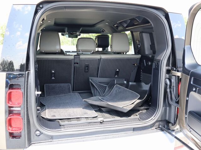 2022 Land Rover Defender 110 XS Edition Oshkosh WI