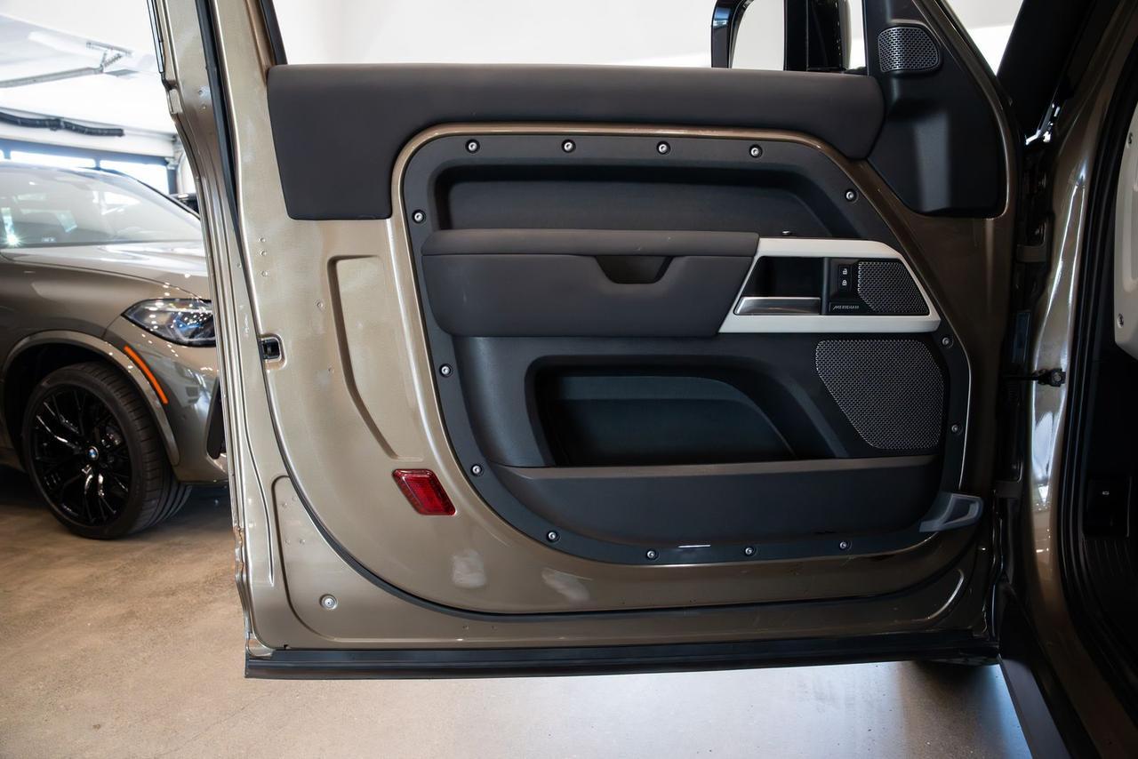 2022 Land Rover Defender 90 S Gladstone OR
