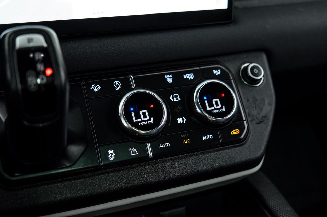2022 Land Rover Defender 90 X-DYNAMIC SE AWD BLIND SPOT ASSIST LANE KEEP ASSIST EMERGENCY Carrollton TX