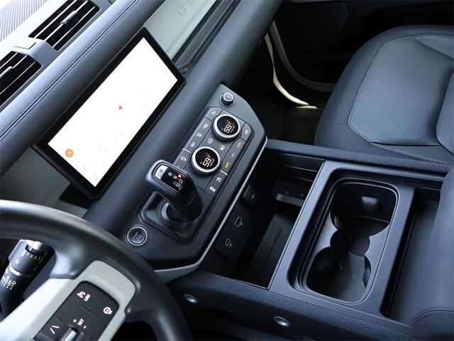 2022 Land Rover Defender 90 X-Dynamic S Oshkosh WI