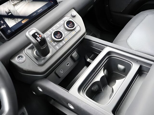 2022 Land Rover Defender 90 X-Dynamic S Oshkosh WI