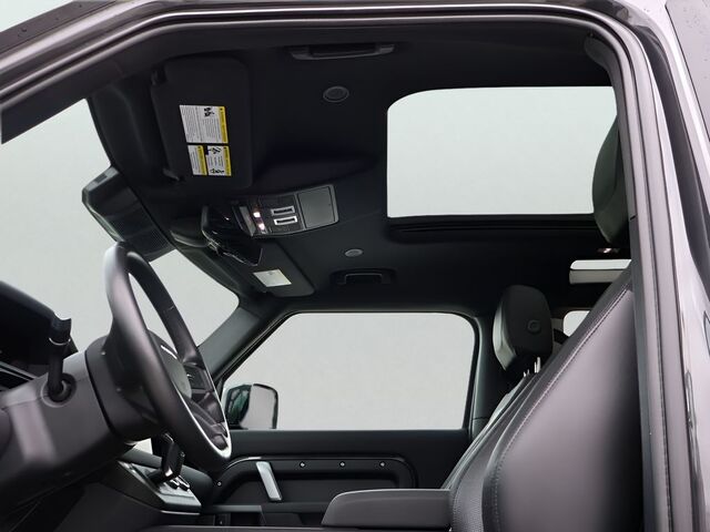 2022 Land Rover Defender 90 X-Dynamic S Oshkosh WI