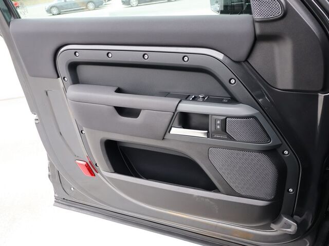 2022 Land Rover Defender 90 X-Dynamic S Oshkosh WI