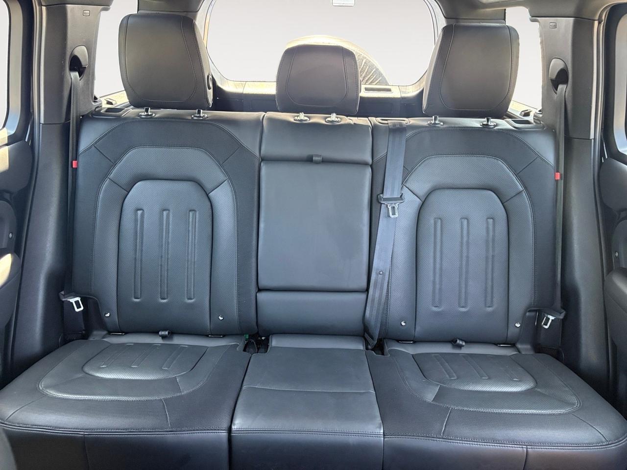 2022 Land Rover Defender X-Dynamic HSE, 360 BACKUP CAMERA & SENSORS, ELECTRIC DEPLOYABLE TOW BAR PANEL, PANORAMIC MOONROOF, SELECT DRIVE MODES, BLIND SPOT, FORWARD COLLISION ALERT, HEATED & A/C SEATS, AUTO START/STOP, CLEAN CARFAX, DEFEND YOUR RIDE! Virginia Beach VA