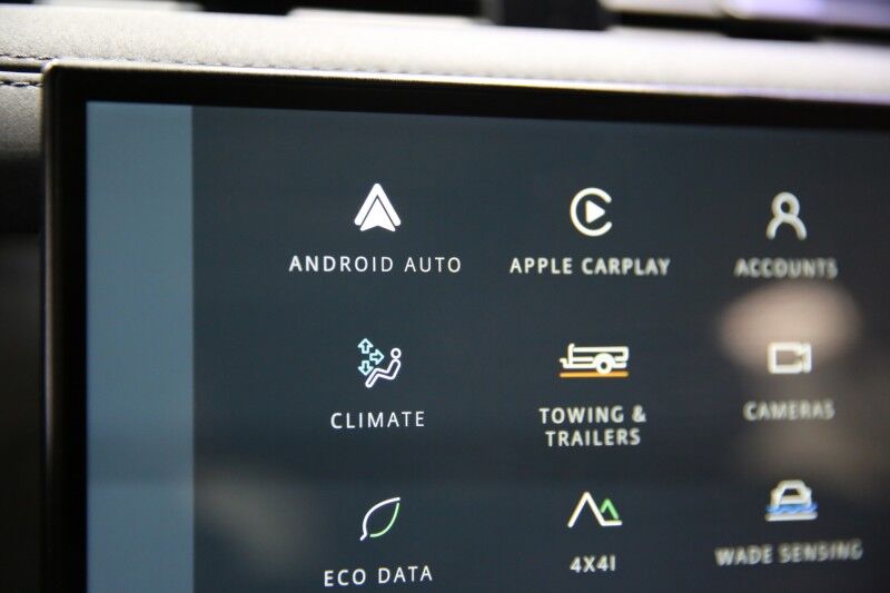 2022 Land Rover Defender X-Dynamic SE Plainview NY