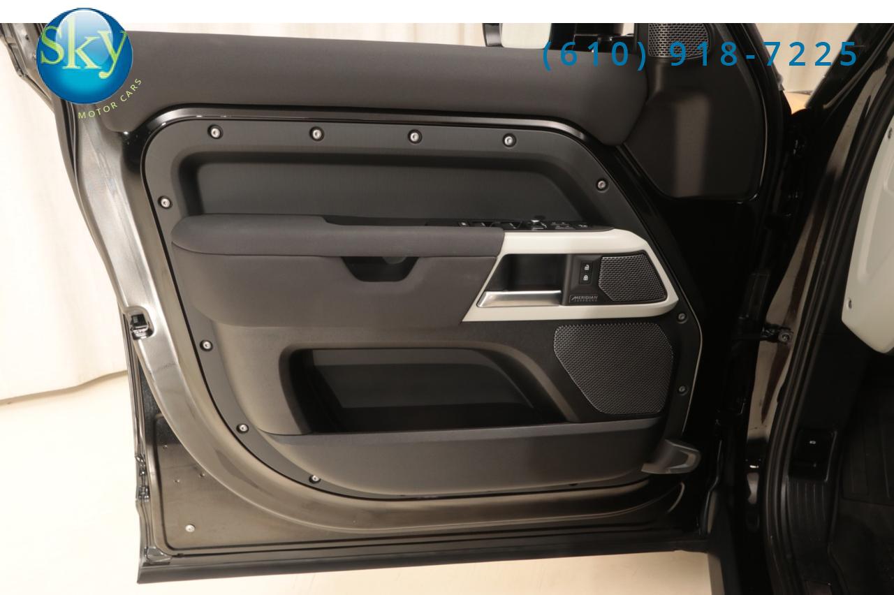2022 Land Rover Defender X-Dynamic SE TROPHY EDITION PACK 1 of 220 West Chester PA