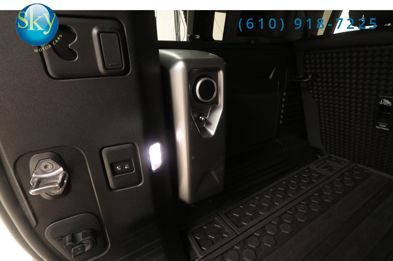 2022 Land Rover Defender X-Dynamic SE TROPHY EDITION PACK 1 of 220 West Chester PA