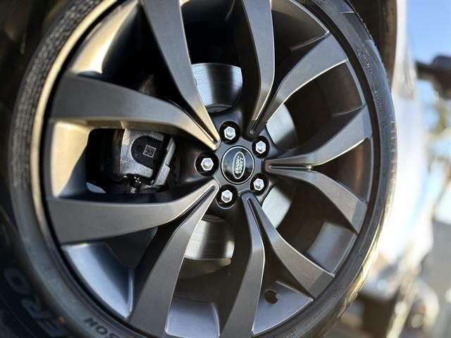 2022 Land Rover Discovery Sport P250 SE R-Dynamic