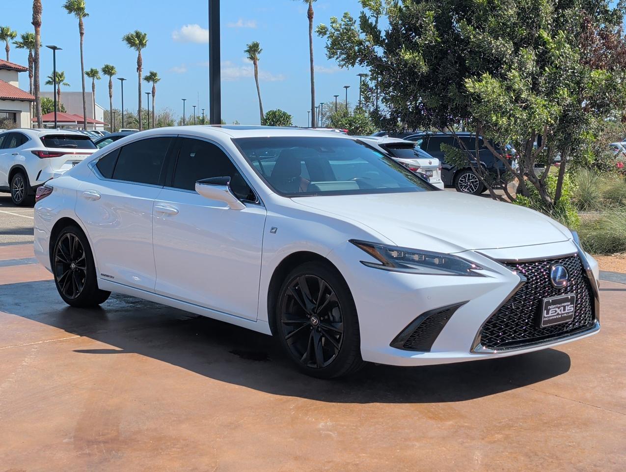 2022 Lexus ES 300h F SPORT