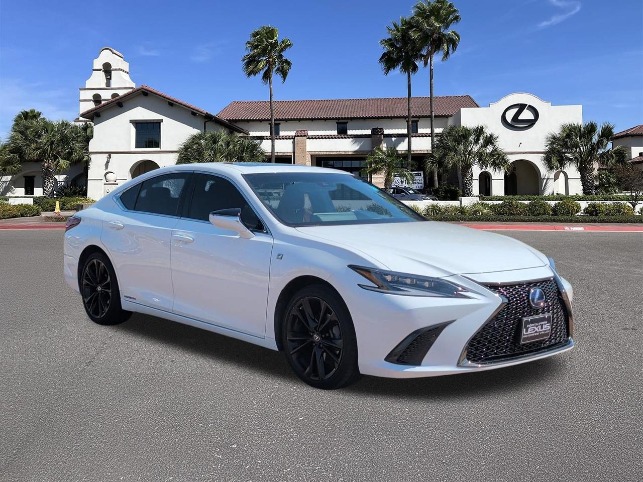 2022 Lexus ES 300h F SPORT