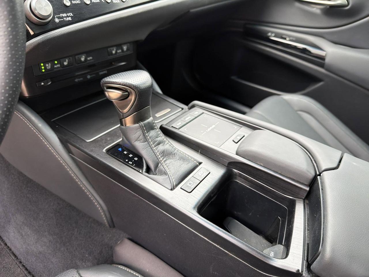 2022 Lexus ES 300h F SPORT San Antonio TX